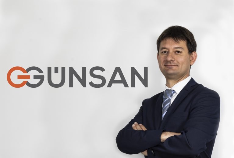 Günsan İngiliz serisiyle Afrika’yı aydınlatıyor
