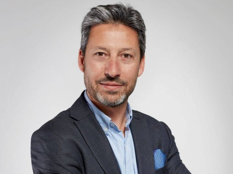 Roca ve Schneider Electric daha temiz bir dünya için güçlerini birleştirdi