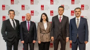 TÜRKBESD Yönetim Kurulu üyeleri toplu fotoğrafta
