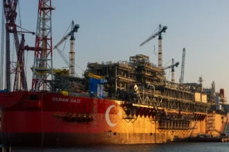 Türkiye'nin ilk yüzer doğal gaz üretim platformu Osman Gazi