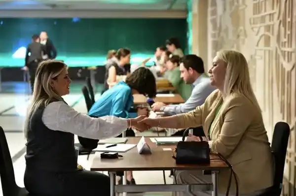 KAGİDER buluşmasında kadın girişimci ile satın alma profesyoneli birebir görüşmede
