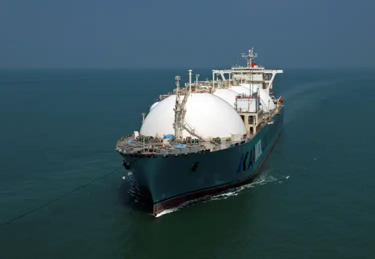 Kinetics filosundaki yüzer LNG gemisi