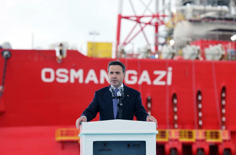 Osman Gazi Yüzer Üretim Platformu'nun Zonguldak Filyos Limanı'ndaki uğurlama töreni
