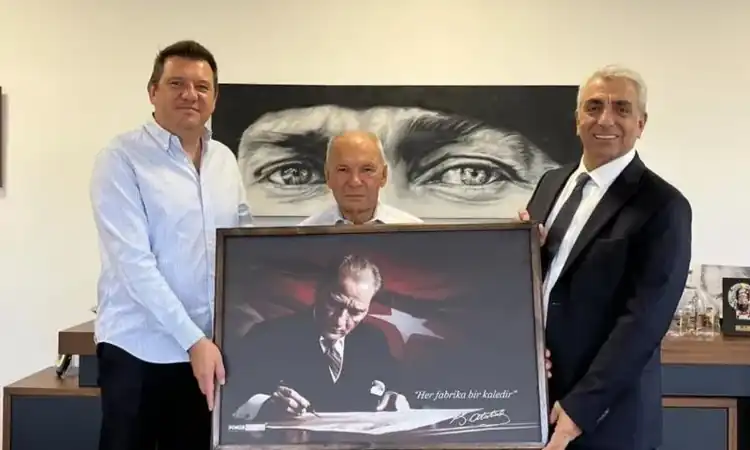 Eren Esen, Salih Esen ve EBSO Yönetim Kurulu Başkan Vekili Hakan Ürün