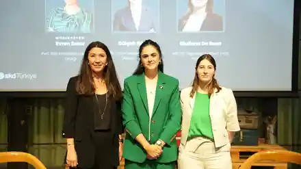 Evren Sezer, Gülşah Günay ve Giuliana De Rosa Reporting Matters panelinde