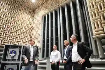 Cem Özdemir ve Ziehl-Abegg yöneticileri kombine fan test odasında
